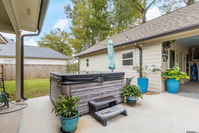 9106 Boone Dr, Baton Rouge, LA 70810