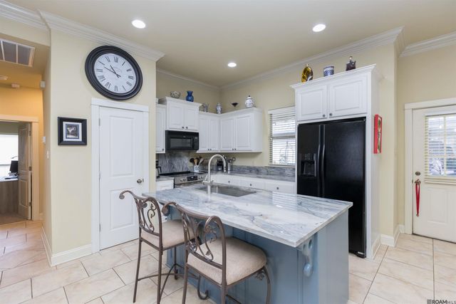 9106 Boone Dr, Baton Rouge, LA 70810