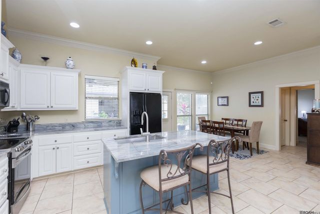 9106 Boone Dr, Baton Rouge, LA 70810