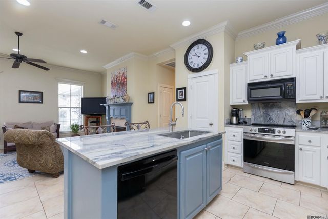 9106 Boone Dr, Baton Rouge, LA 70810