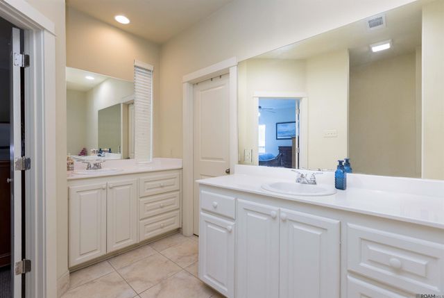 9106 Boone Dr, Baton Rouge, LA 70810