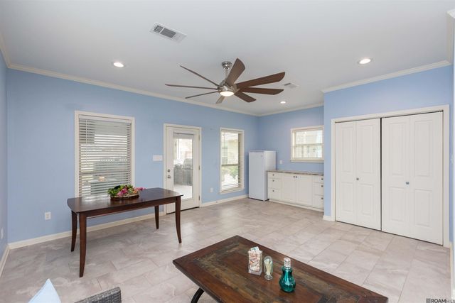 9106 Boone Dr, Baton Rouge, LA 70810