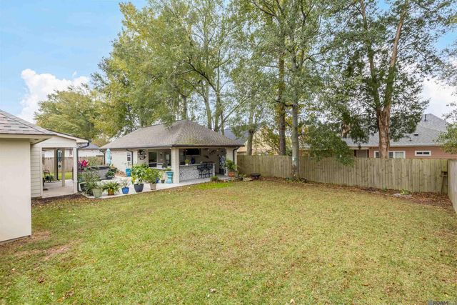 9106 Boone Dr, Baton Rouge, LA 70810