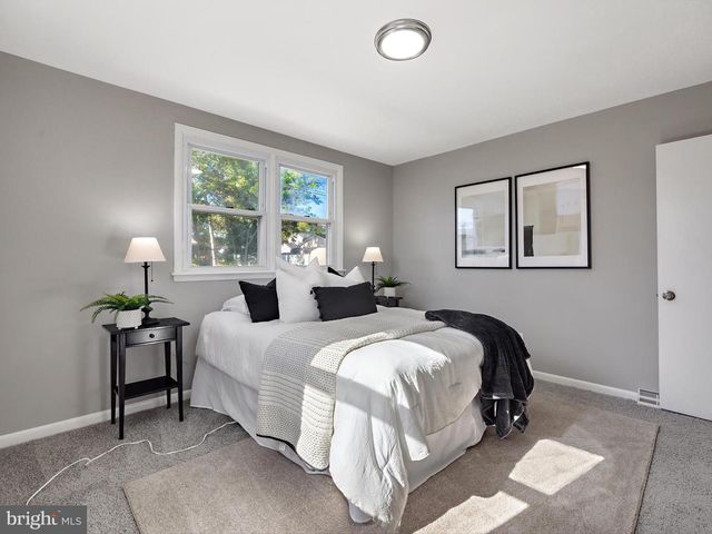 325 BEACH AVE, Pasadena, MD 21122