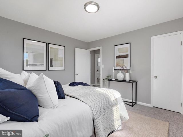 325 BEACH AVE, Pasadena, MD 21122