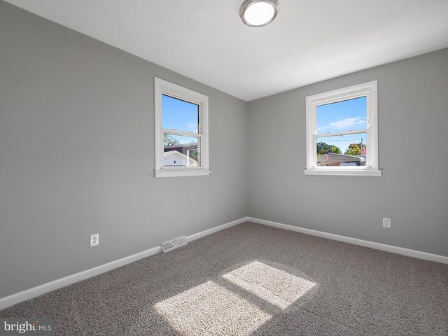 325 BEACH AVE, Pasadena, MD 21122