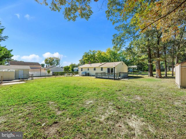 325 BEACH AVE, Pasadena, MD 21122