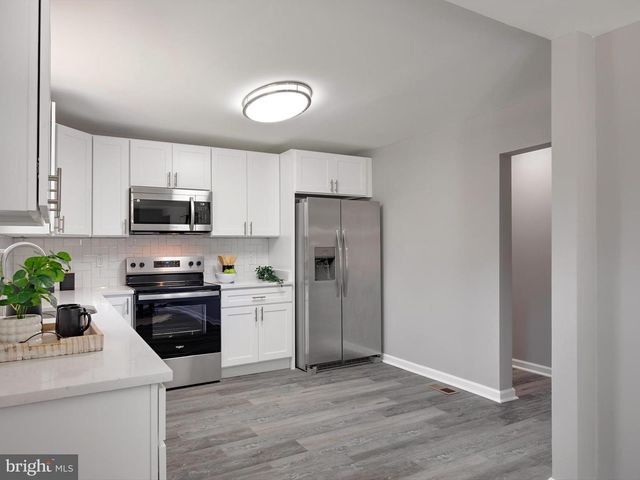 325 BEACH AVE, Pasadena, MD 21122