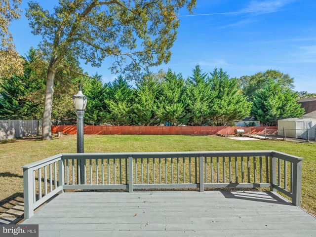 325 BEACH AVE, Pasadena, MD 21122