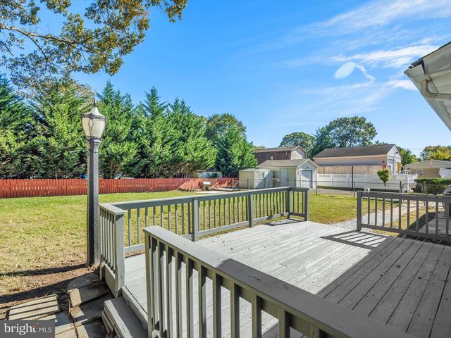 325 BEACH AVE, Pasadena, MD 21122