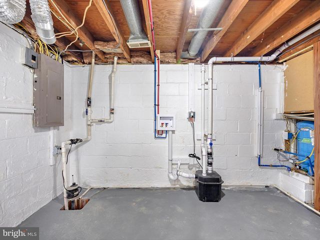 325 BEACH AVE, Pasadena, MD 21122