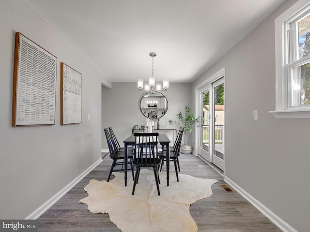 325 BEACH AVE, Pasadena, MD 21122