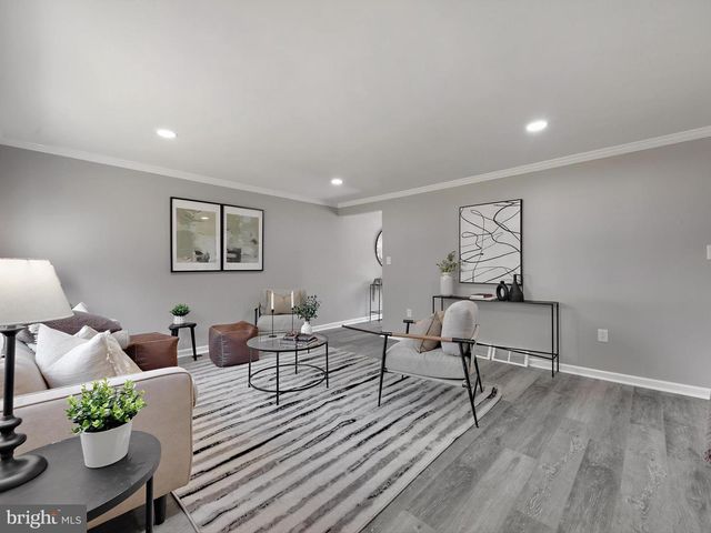 325 BEACH AVE, Pasadena, MD 21122