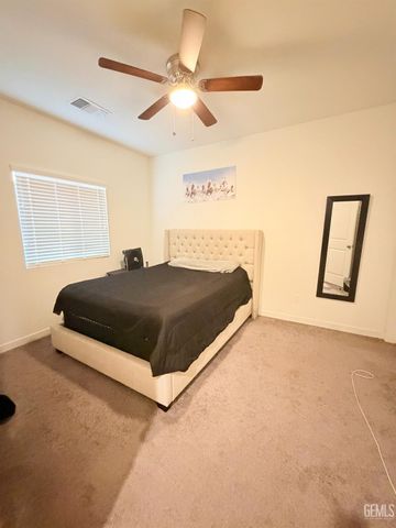 7502 Emerald Green Avenue, Bakersfield, CA 93313