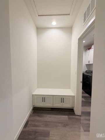 7502 Emerald Green Avenue, Bakersfield, CA 93313