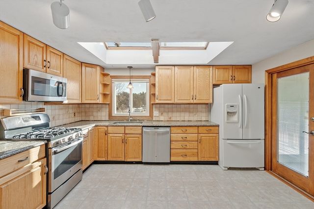 187 Mill Rd, Chelmsford, MA 01824