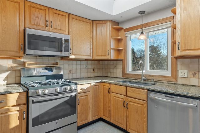 187 Mill Rd, Chelmsford, MA 01824