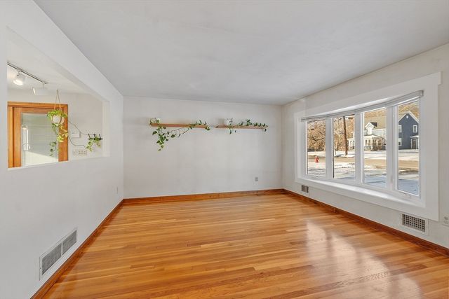 187 Mill Rd, Chelmsford, MA 01824