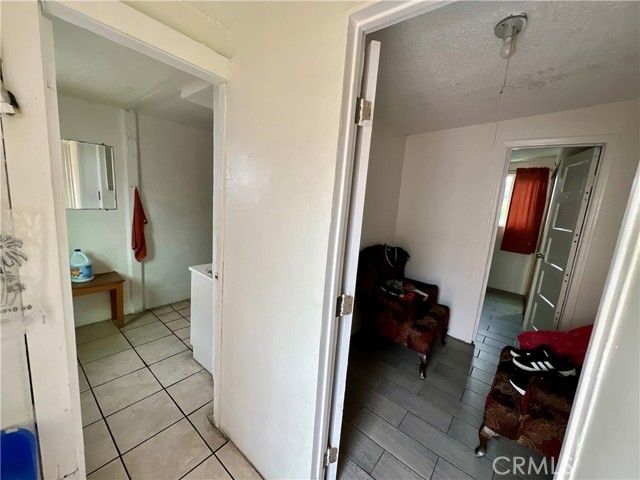 5852 S Olive Street, Los Angeles, CA 90003