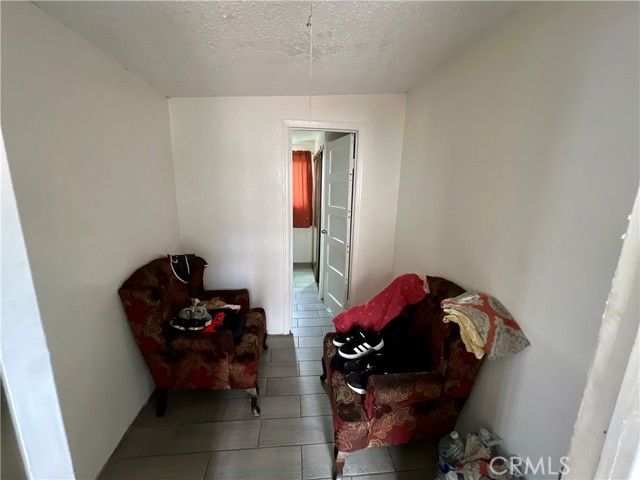 5852 S Olive Street, Los Angeles, CA 90003