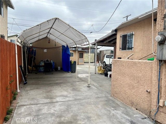 5852 S Olive Street, Los Angeles, CA 90003