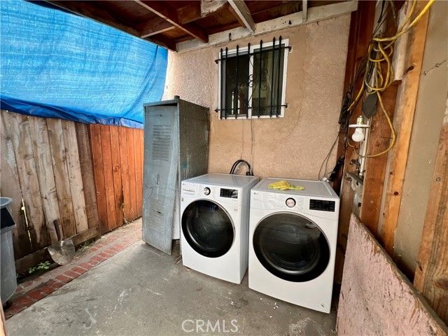 5852 S Olive Street, Los Angeles, CA 90003