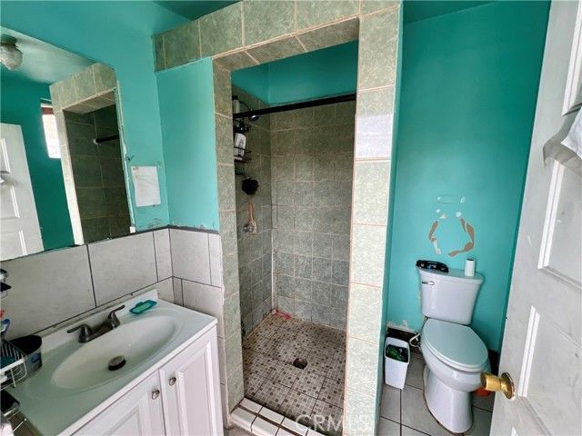 5852 S Olive Street, Los Angeles, CA 90003