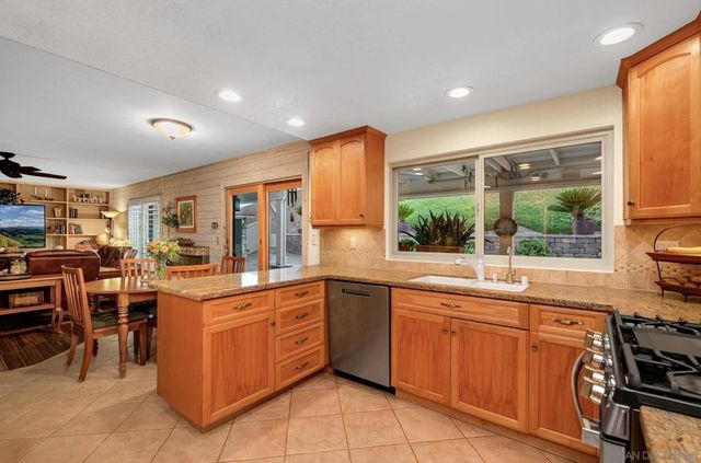 1734 Treseder Cir, El Cajon, CA 92019