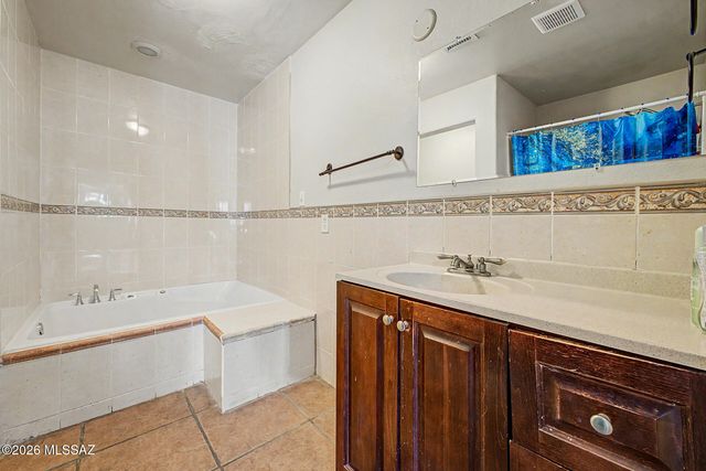 899 Calle Calabasas, Rio Rico, AZ 85648