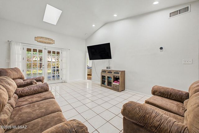 899 Calle Calabasas, Rio Rico, AZ 85648