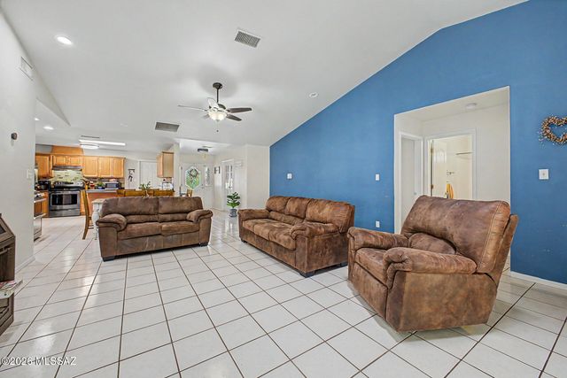 899 Calle Calabasas, Rio Rico, AZ 85648