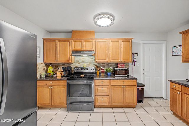 899 Calle Calabasas, Rio Rico, AZ 85648