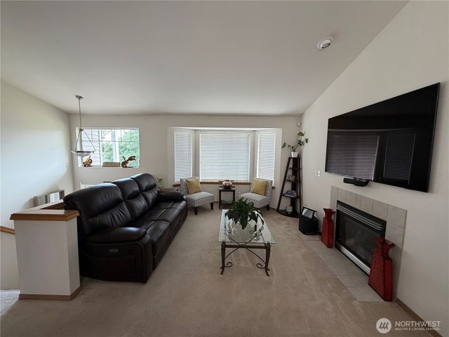 1709 Silver Lake Road, Everett, WA 98208