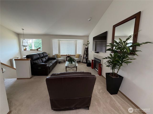 1709 Silver Lake Road, Everett, WA 98208