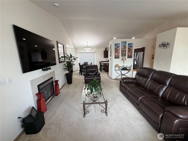 1709 Silver Lake Road, Everett, WA 98208