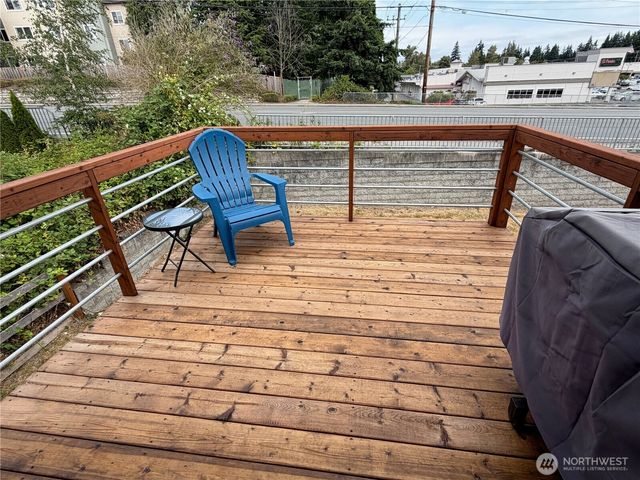 1709 Silver Lake Road, Everett, WA 98208