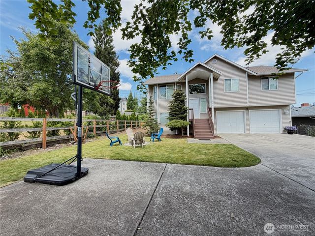 1709 Silver Lake Road, Everett, WA 98208