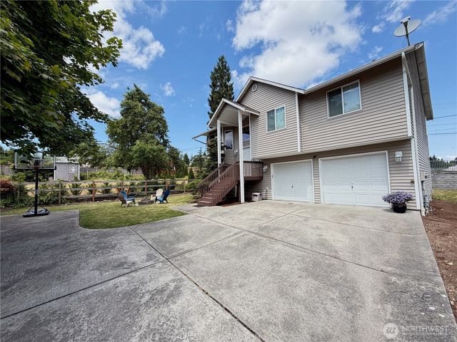 1709 Silver Lake Road, Everett, WA 98208