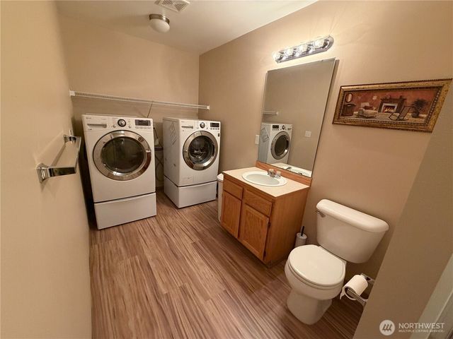1709 Silver Lake Road, Everett, WA 98208