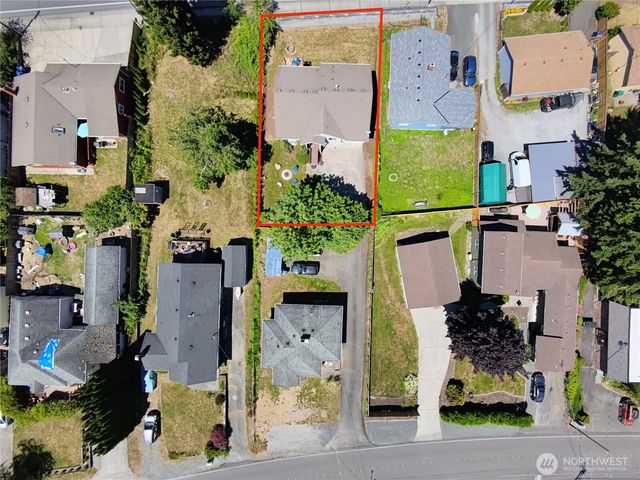 1709 Silver Lake Road, Everett, WA 98208