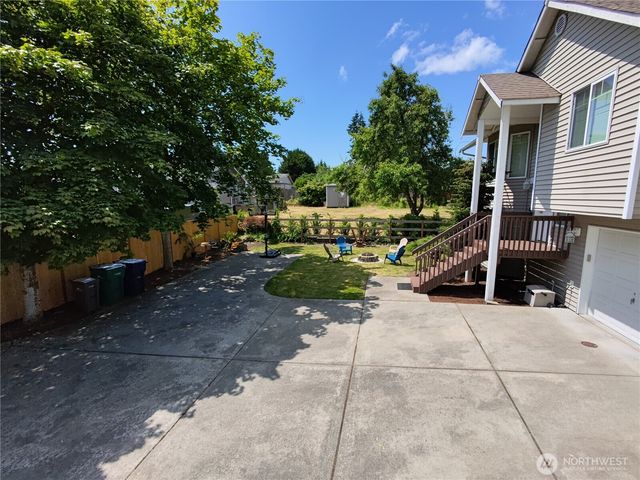 1709 Silver Lake Road, Everett, WA 98208