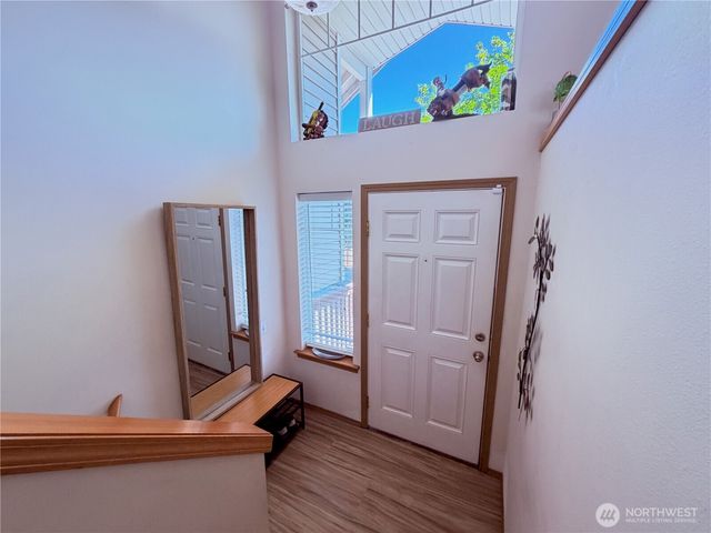 1709 Silver Lake Road, Everett, WA 98208
