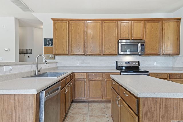 8423 Feather Trail, Helotes, TX 78023