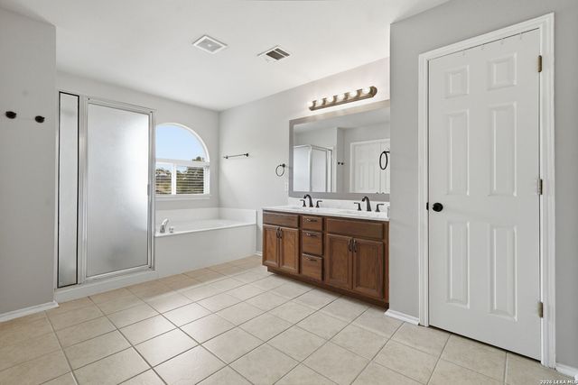 8423 Feather Trail, Helotes, TX 78023