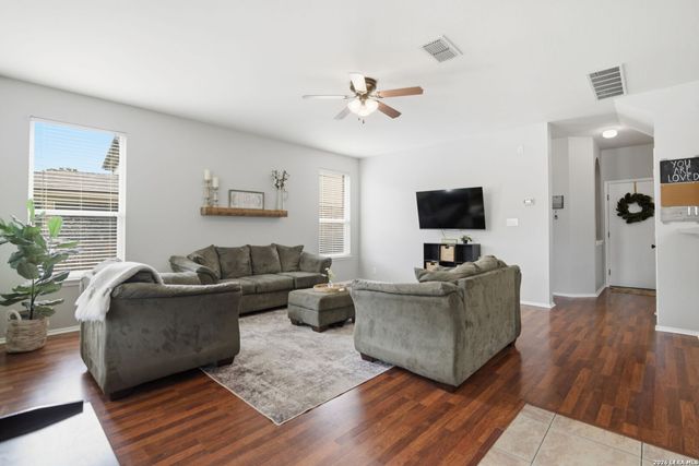 8423 Feather Trail, Helotes, TX 78023