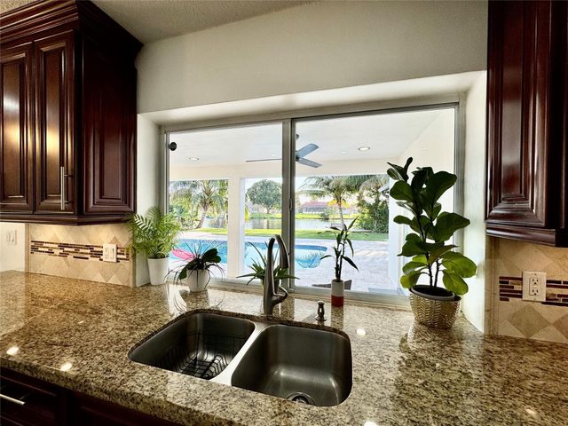 481 W Tropical Way, Plantation, FL 33317