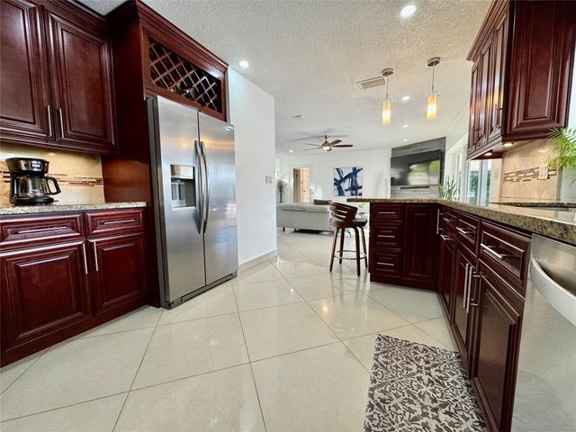 481 W Tropical Way, Plantation, FL 33317