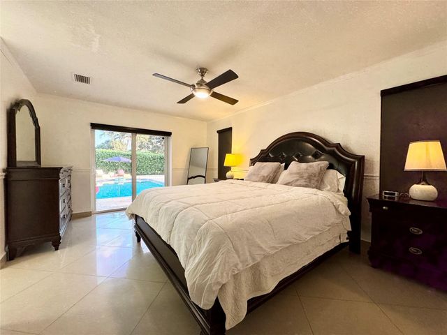 481 W Tropical Way, Plantation, FL 33317