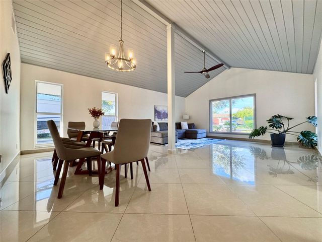 481 W Tropical Way, Plantation, FL 33317