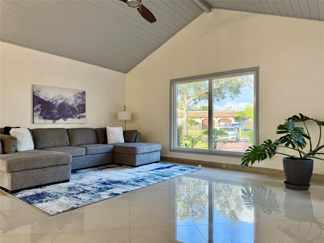 481 W Tropical Way, Plantation, FL 33317